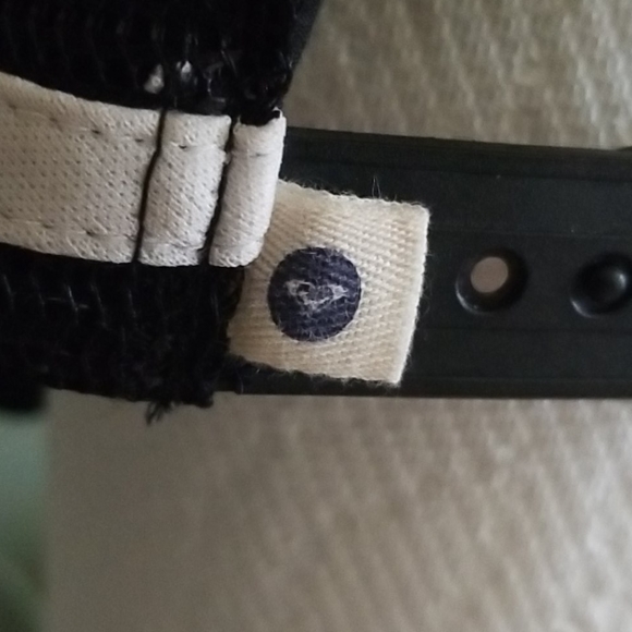 ROXY Black & White Unisex Trucker Hat - Picture 9 of 12